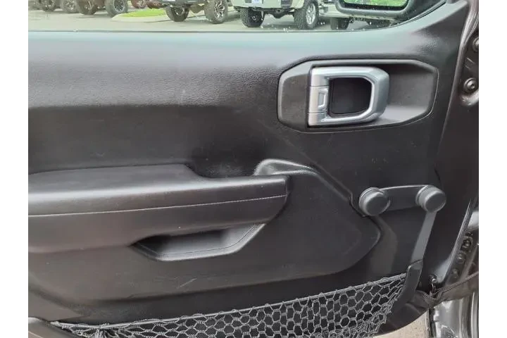 $18987 : Jeep Wrangler 2019 4x4 Sport image 10