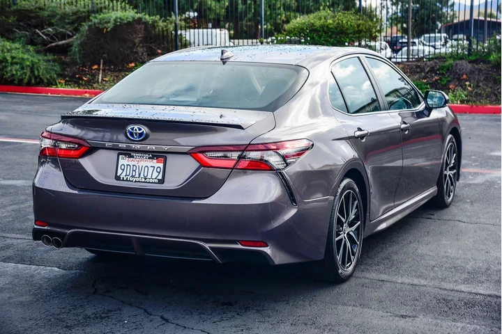 $28945 : Toyota Camry Hybrid 2023 SE image 7