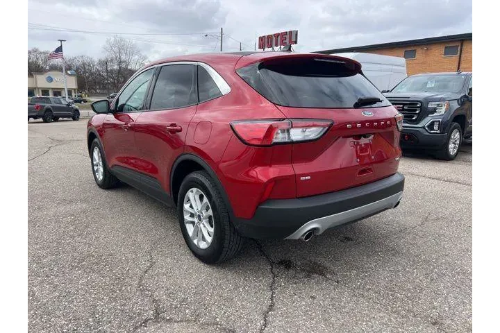 $20702 : Ford Escape 2022 AWD SE 4dr image 6