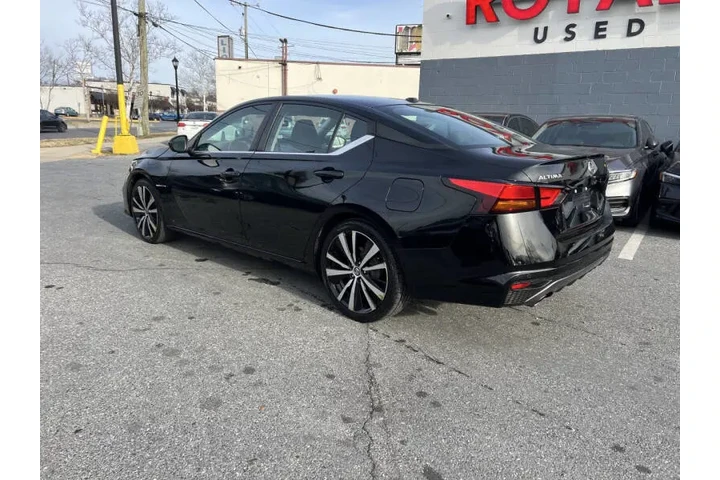 $11900 : 2020 Altima 2.5 SR image 7