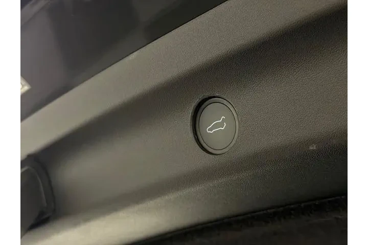$28000 : Tesla Model Y 2020 AWD Long image 8