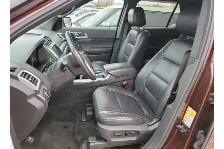 2012 Explorer XLT image 8