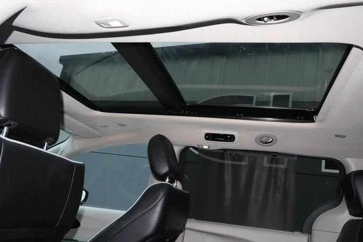 $26488 : 2023 Pacifica Limited FWD image 9