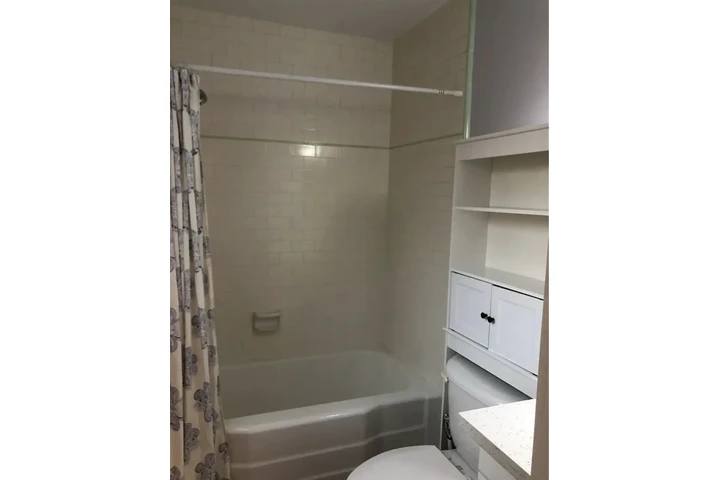 $1350 : Rarely on the market! image 9