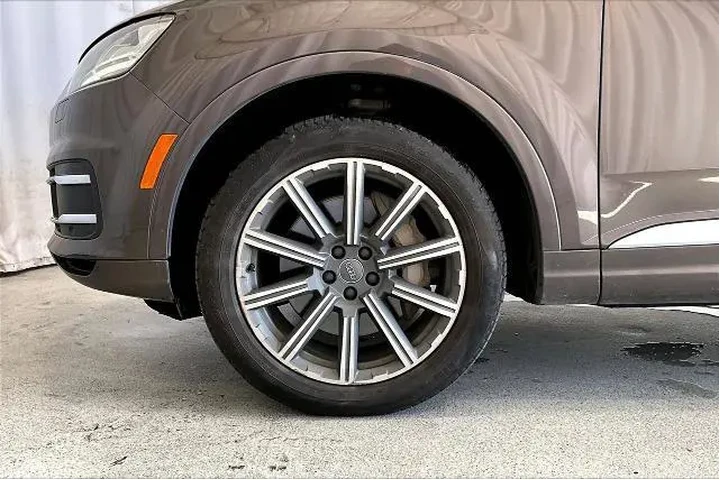 $14991 : Audi Q7 2017 AWD 3.0T quattr image 6