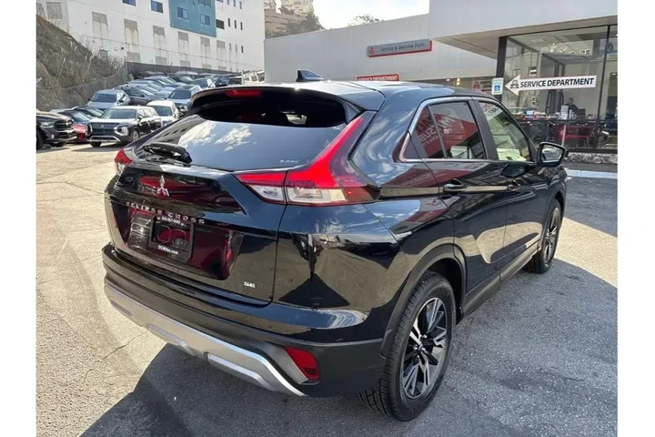 $22388 : Mitsubishi Eclipse Cross 202 image 7