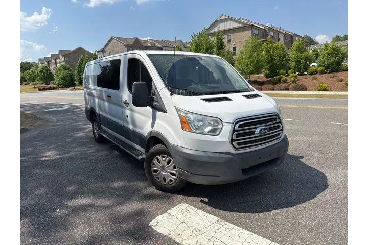 $20039 : Ford Transit 2015 250 3dr SW image 1