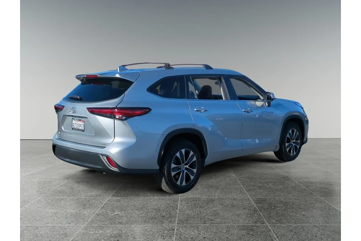 $33498 : Toyota Highlander 2022 XLE 4 image 5