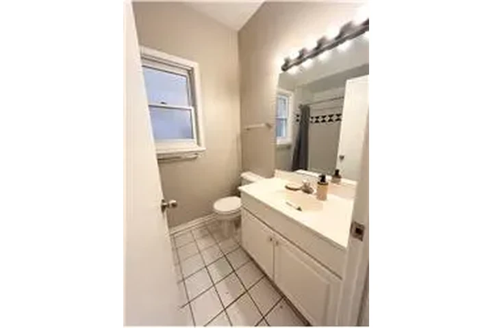 $2925 : Rental property with 3 bedro image 10