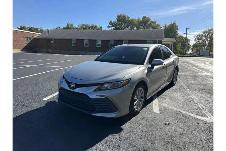 $17999 : 2021 Camry LE image 3