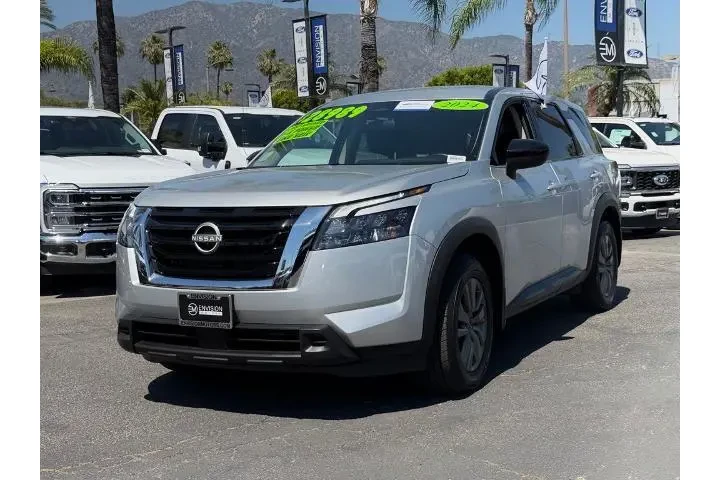 $28750 : Nissan Pathfinder 2024 S 4dr image 4