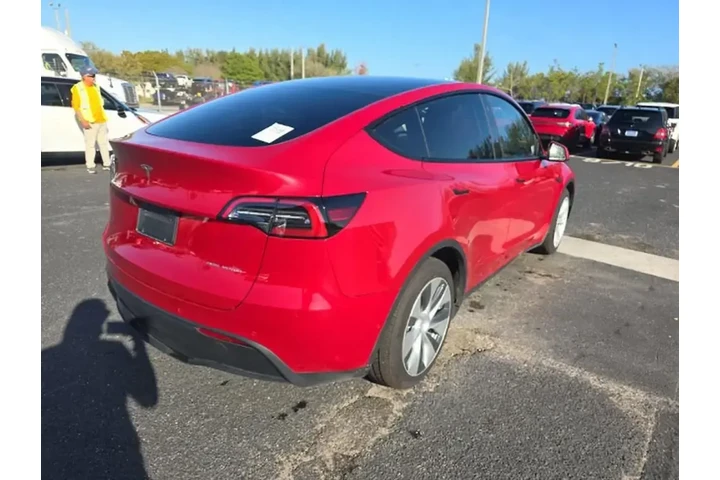 $29490 : Tesla Model Y 2022 AWD Long image 4