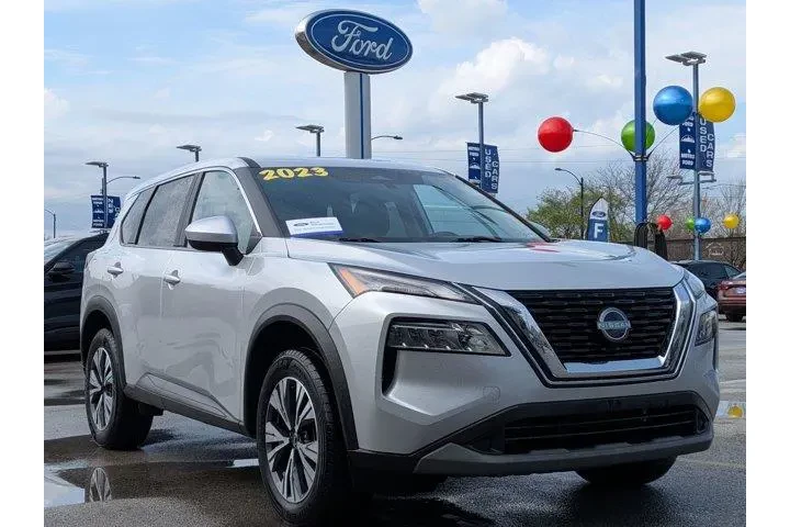 $17998 : Nissan Rogue 2023 SV 4dr Cro image 2