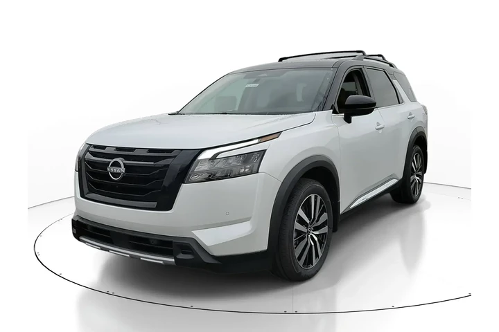 $54215 : Nissan Pathfinder 2025 AWD P image 2