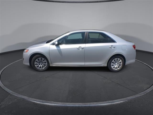 $15400 : PRE-OWNED 2013 TOYOTA CAMRY LE image 5