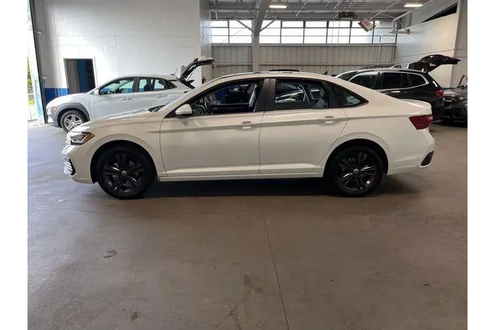 $20553 : Volkswagen Jetta 2023 SE 4dr image 6