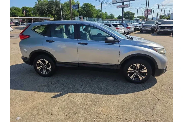 $12000 : 2017 CR-V LX image 4