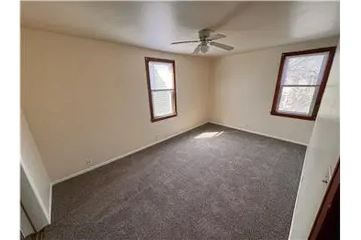 $1250 : Rental property with 2 bedro image 5