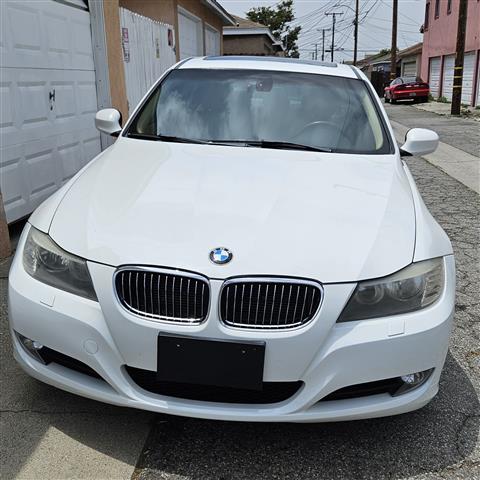 $7500 : 2011 Bmw 3 series image 1