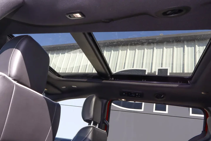 $34988 : 2025 Pacifica Limited FWD image 9