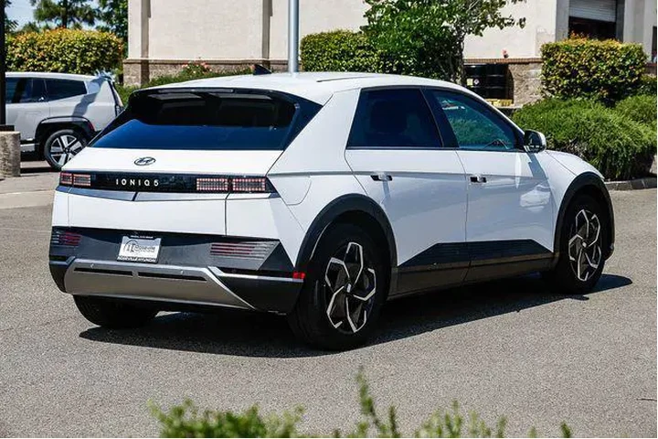 $25989 : Hyundai IONIQ 5 2024 SEL 4dr image 5