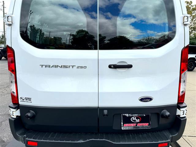 $24491 : 2018 Transit Van T-250 148" L image 10