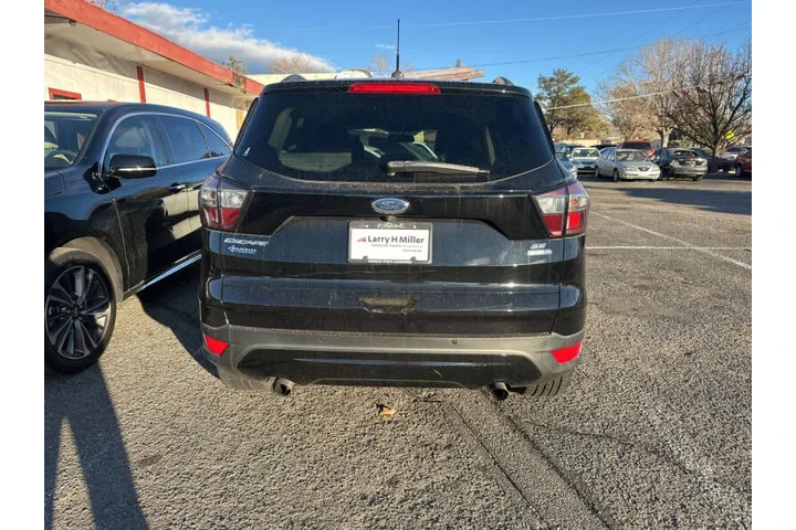 2017 Escape SE image 7