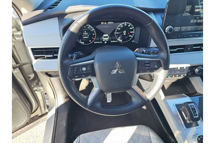 $27000 : Mitsubishi Outlander 2024 SE image 10