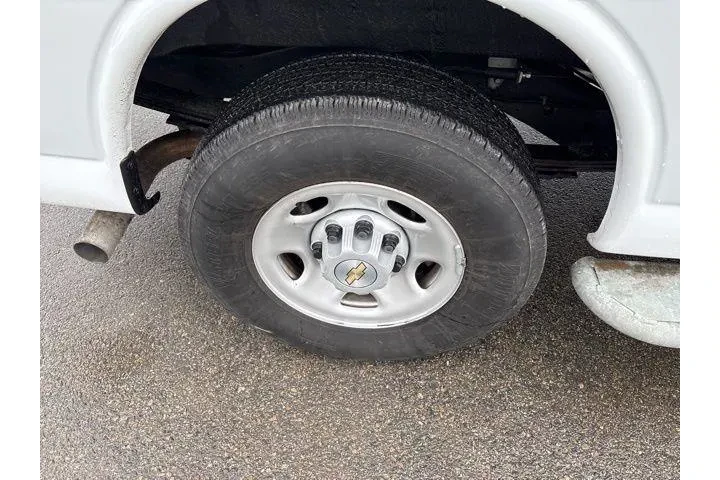 $29498 : Chevrolet Express 2024 2500 image 10