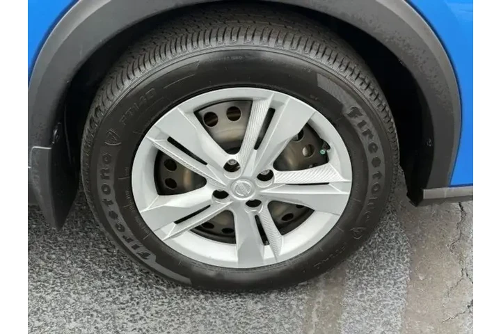 $17996 : Nissan Kicks 2024 S 4dr Cros image 8