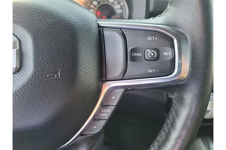 $32581 : Ram 1500 2024 4x2 Laramie 4d image 9