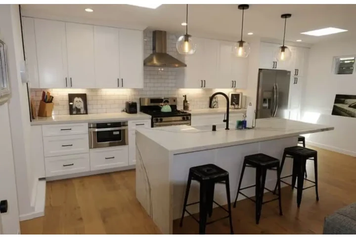 $1900 : Beautiful one bedroom 1bath image 1