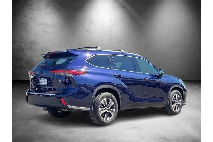 $34006 : Toyota Highlander 2022 XLE 4 image 3