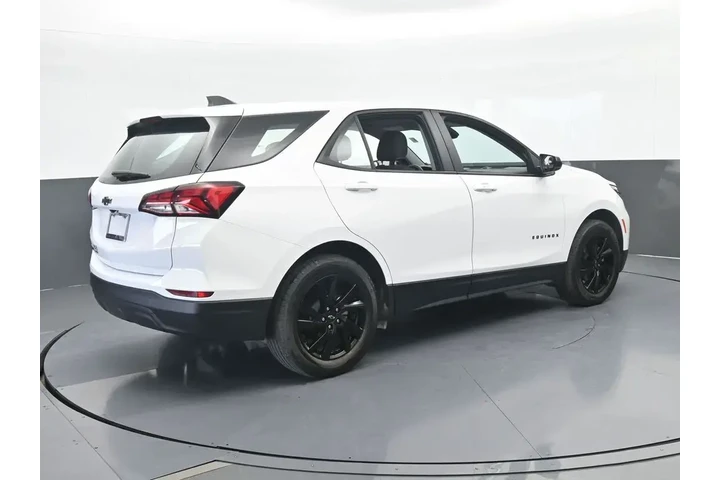 $16994 : Chevrolet Equinox 2024 LS 4d image 6