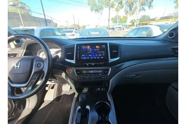 $21200 : Honda Ridgeline 2017 RTL-T 4 image 5