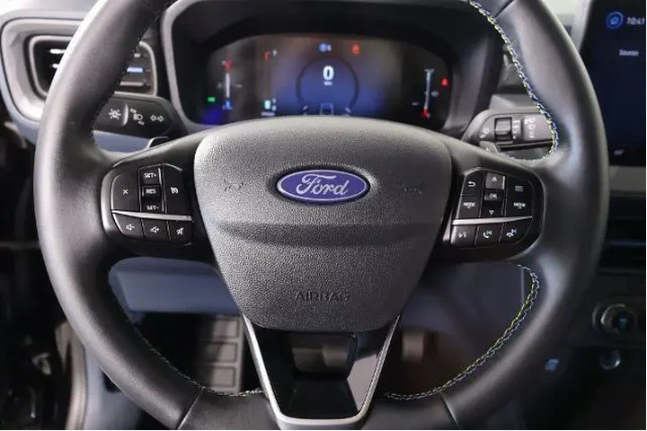 $33042 : Ford Maverick 2025 AWD Lobo image 3