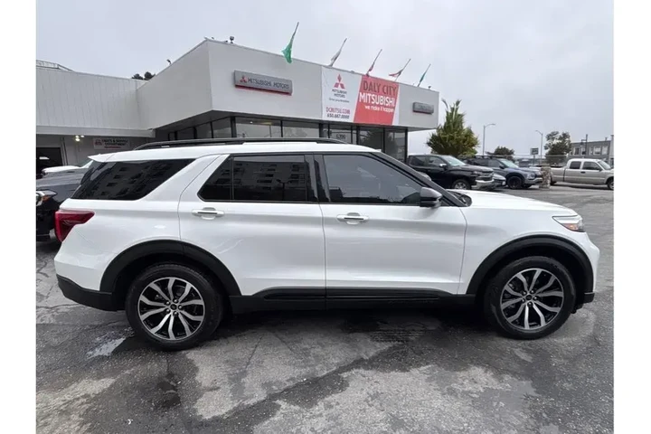 $28388 : Ford Explorer 2020 AWD ST 4d image 8