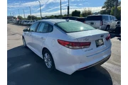 $7980 : 2018 Optima LX Auto thumbnail