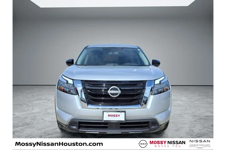 $24095 : Nissan Pathfinder 2023 S 4dr image 2