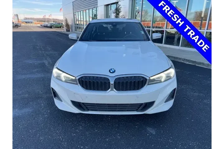 $36990 : BMW 3 Series 2024 AWD 330i x image 2