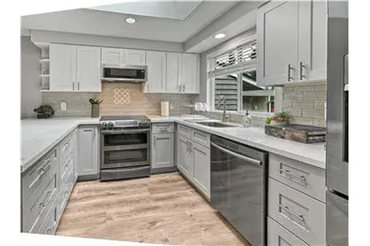 $3200 : Rental property with 2 bedro image 9