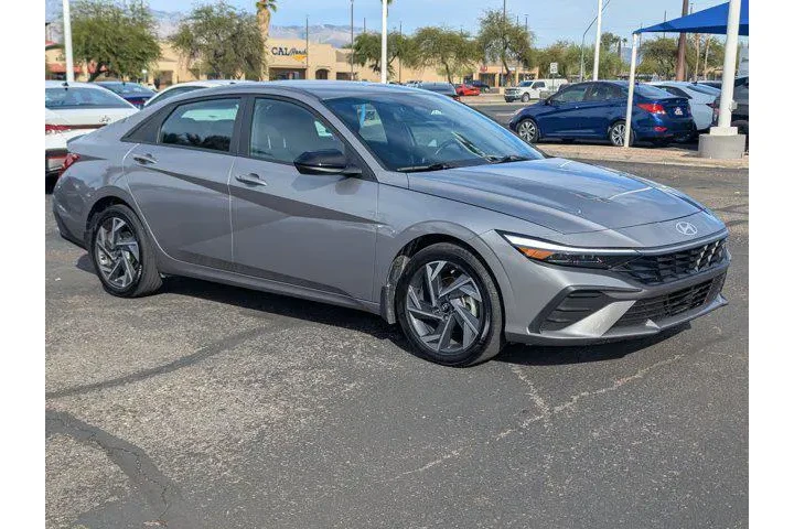 $23999 : Hyundai ELANTRA 2025 SEL Spo image 1