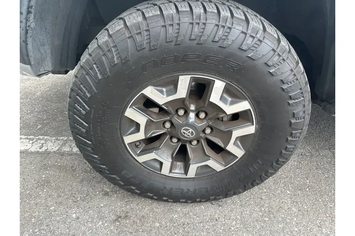 $27229 : Toyota Tacoma 2016 4x2 SR5 V image 5