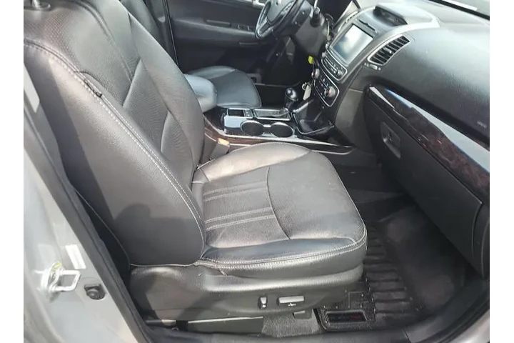 2015 Sorento EX image 10