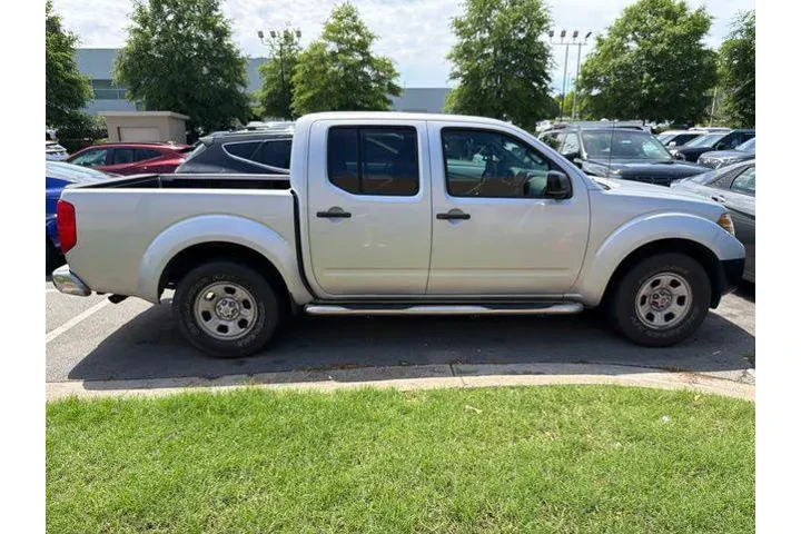 $13987 : Nissan Frontier 2015 4x2 S 4 image 6