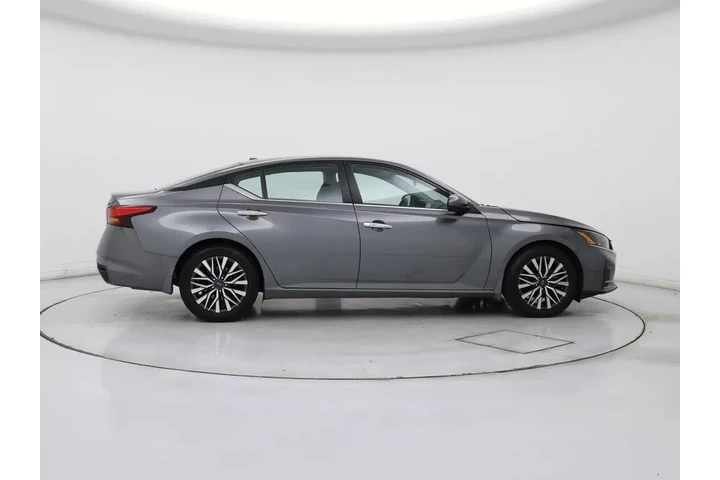 $21998 : Nissan Altima 2023 2.5 SV 4d image 7