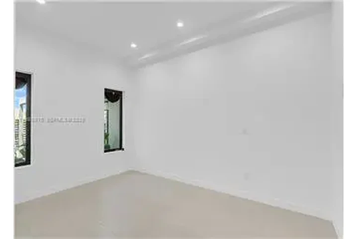 $10500 : Rental property with 4 bedro image 8