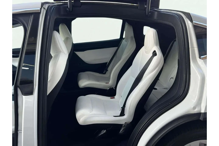 $37999 : 2020 Model X image 4