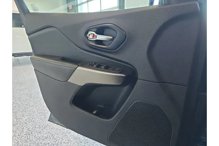 $17999 : Jeep Cherokee 2021 Latitude image 5