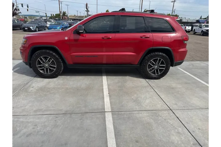 $17999 : 2017 Grand Cherokee Trailhawk image 3